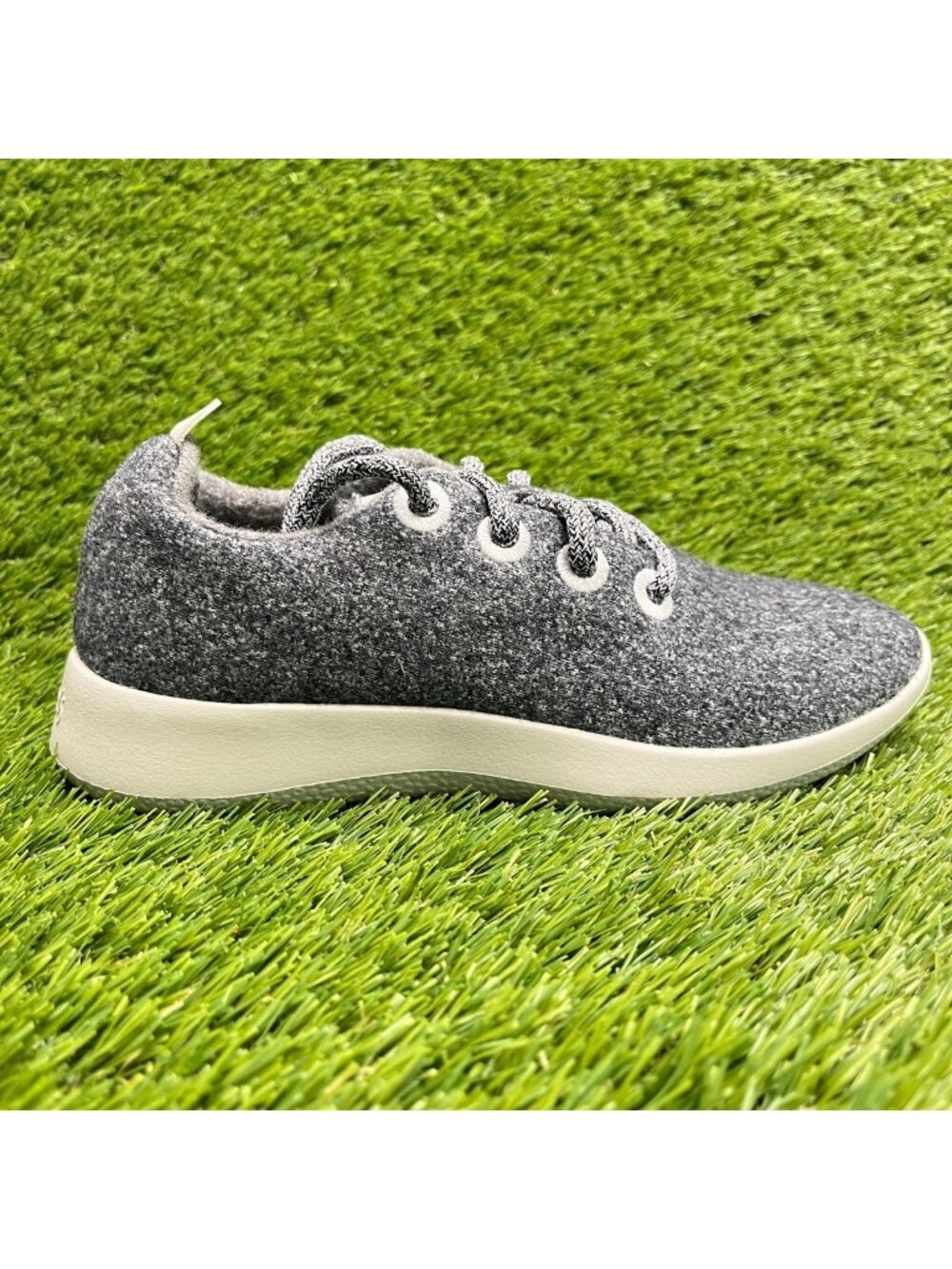 Allbirds Wool Runners Womens Size 6 Gray White Running Walking Shoes Sneakers